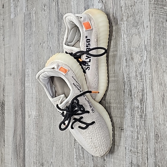 Yeezys 350 Men's 6 1/2 - Picture 1 of 6